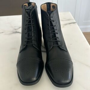 D.due Boots. Luxury custom handmade boots. Made in Italy. Size 38